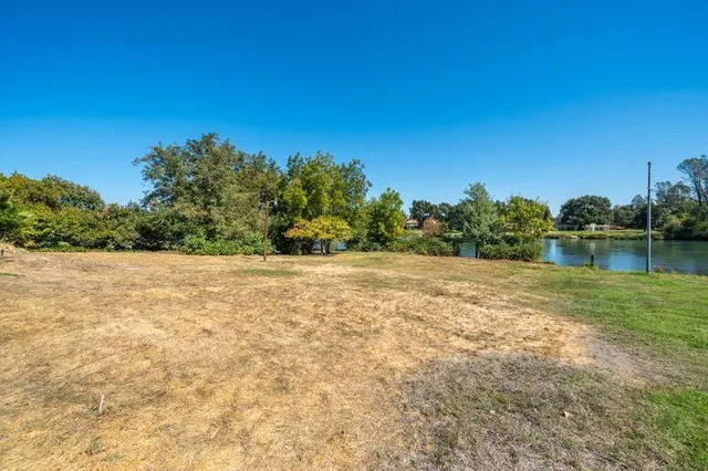 $1,075,000 | 3425 Riverview Drive, Redding, CA 96001