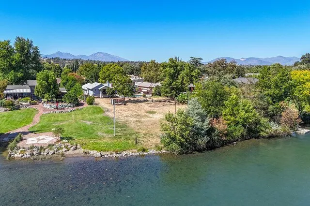 $1,075,000 | 3425 Riverview Drive, Redding, CA 96001