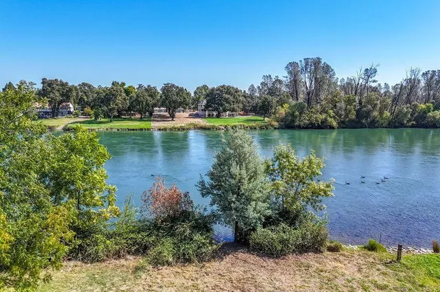 $1,075,000 | 3425 Riverview Drive, Redding, CA 96001