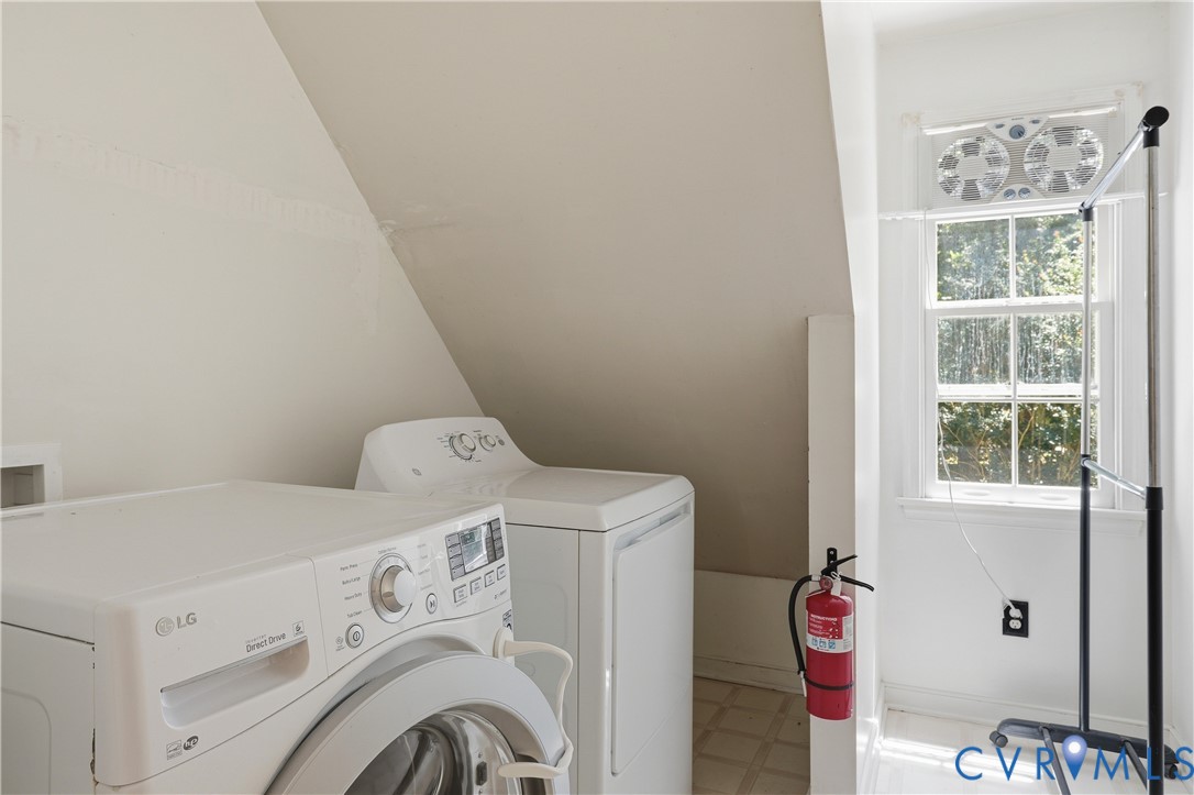 12512 2nd Branch Road Chesterfield, VA 23838 - Photo 38 of 56 a utility room with dryer and washer