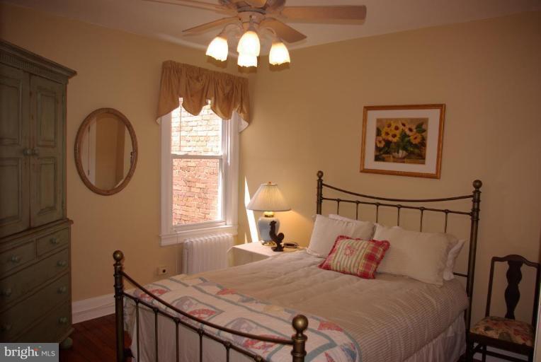 340 10th Street Northeast Washington, DC 20002 - Photo 13 of 19 Large middle Bedroom