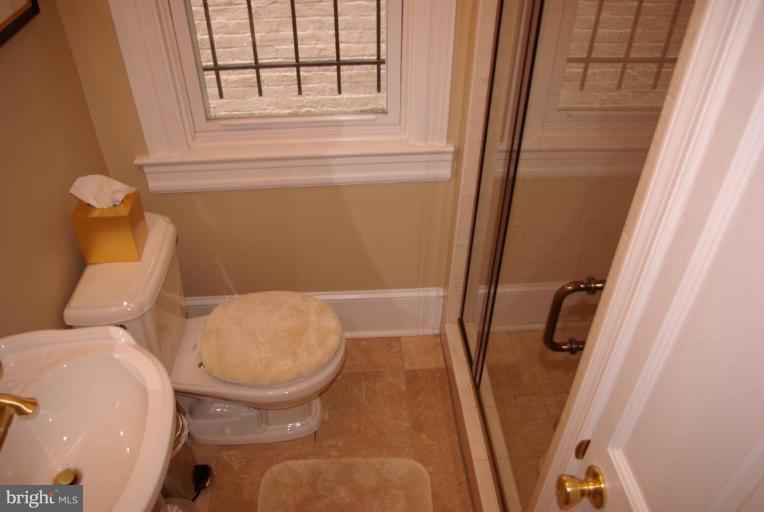 340 10th Street Northeast Washington, DC 20002 - Photo 6 of 19 Full Bathroom on first floor