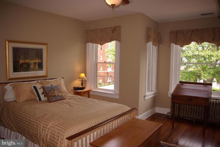 340 10th Street Northeast Washington, DC 20002 - Photo 10 of 19 Spacious front Bedroom