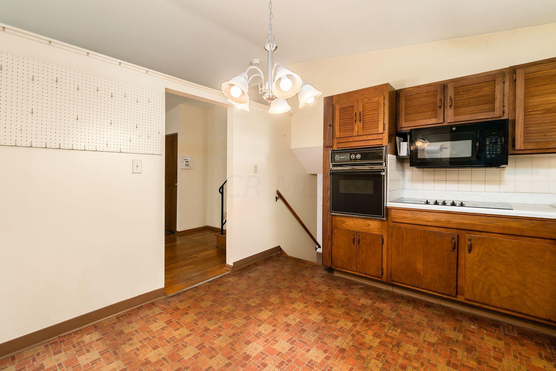 1432 Fullen Road Columbus, OH 43229 - Photo 7 of 24 Gallery Image 7