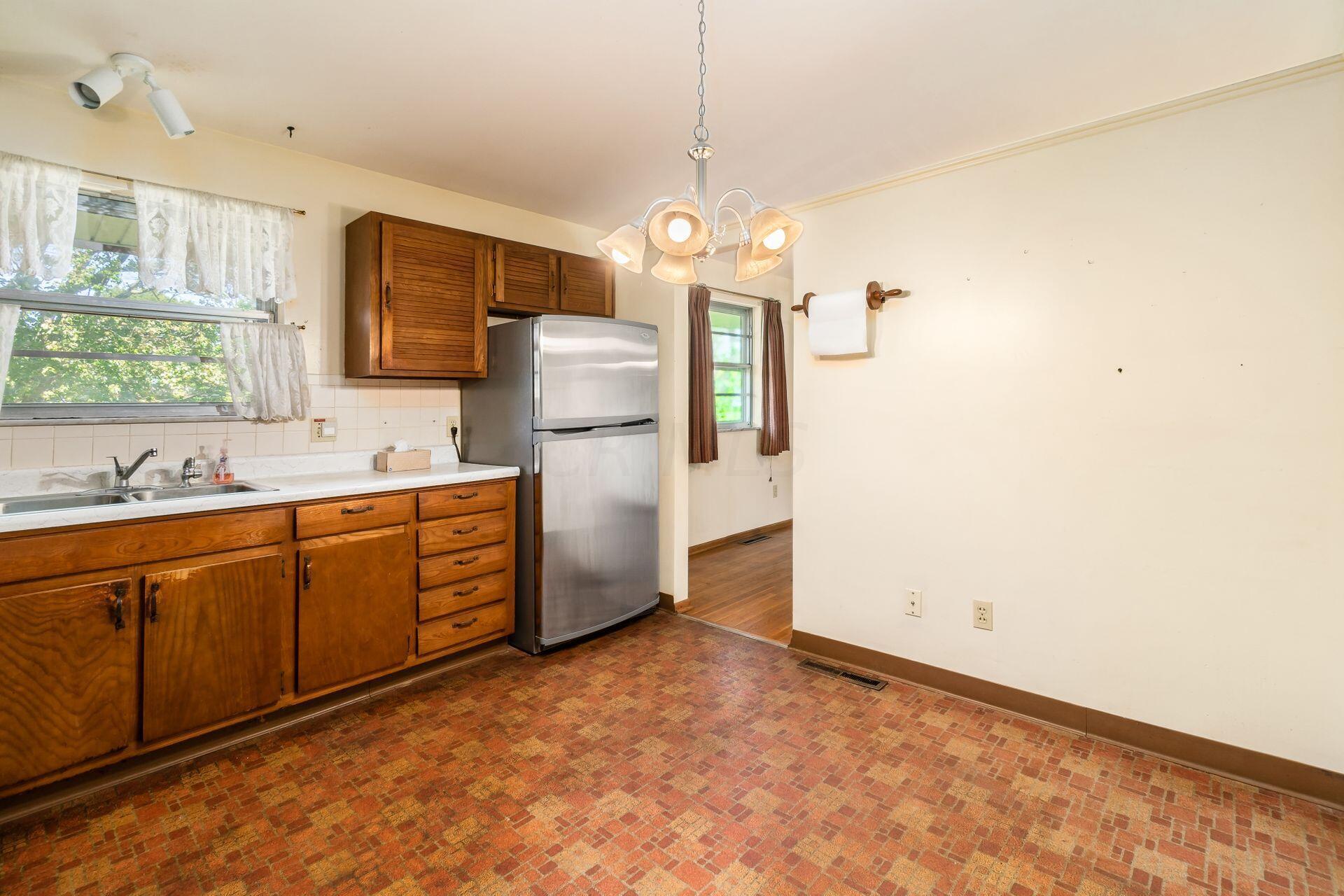 1432 Fullen Road Columbus, OH 43229 - Photo 8 of 24 Gallery Image 8