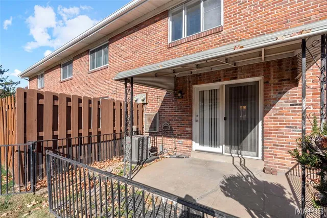 $185,000 | 10587 Carroll Wood Way, St. Louis, MO 63128