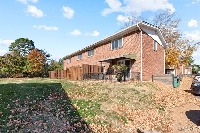 $185,000 | 10587 Carroll Wood Way, St. Louis, MO 63128