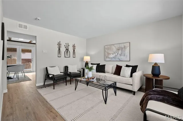 $185,000 | 10587 Carroll Wood Way, St. Louis, MO 63128