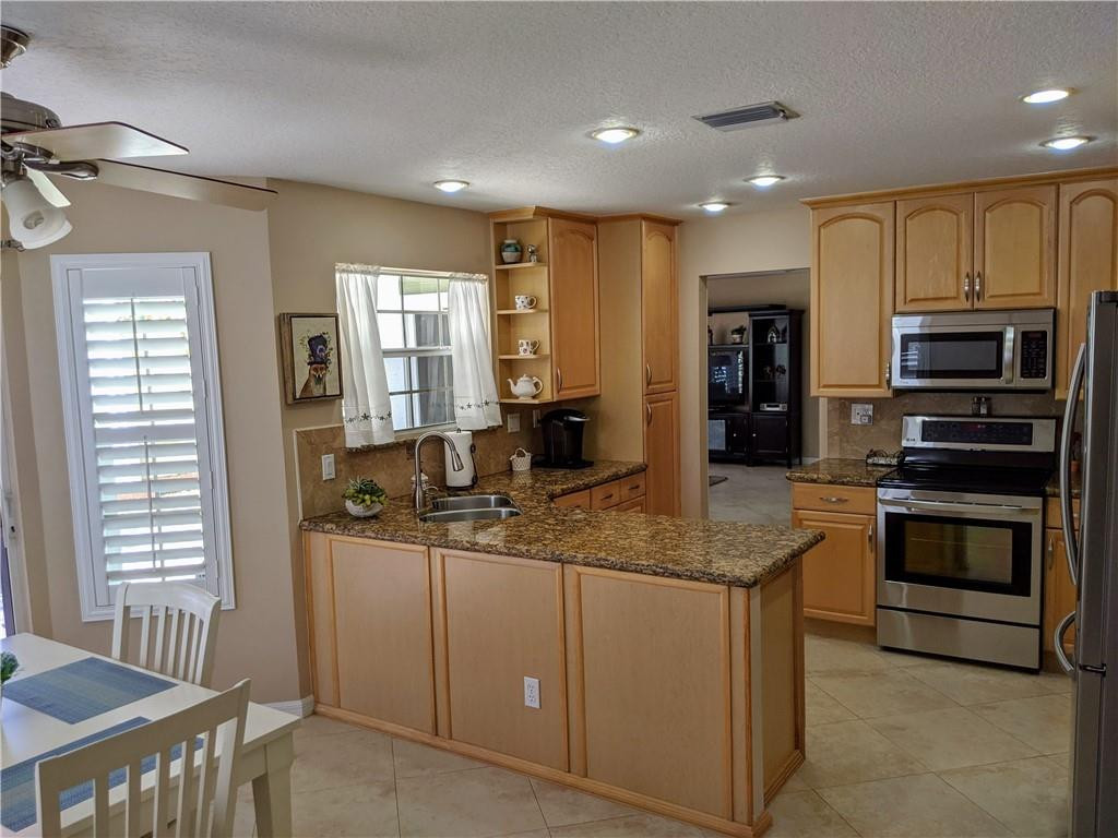 5390 214th Court South Boca Raton, FL 33431 - Photo 8 of 30 Photo 8
