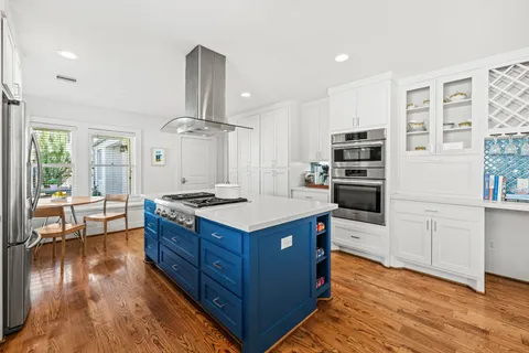 $799,900 | 125 North Street, Houston, TX 77009