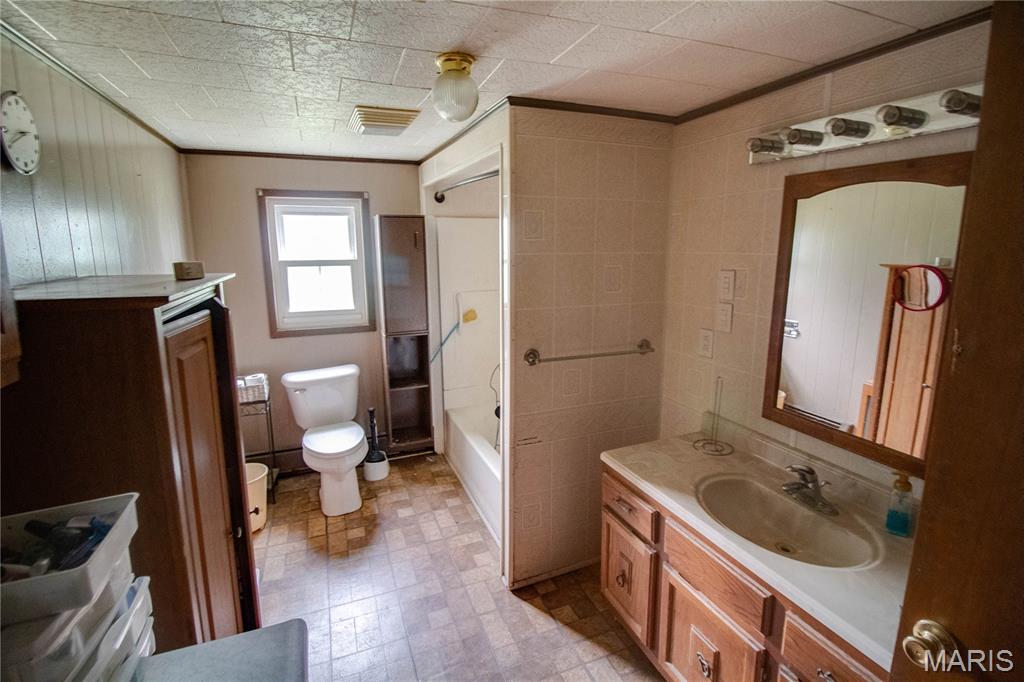 12678 Catholic Springs Road Bunker Hill, IL 62014 - Photo 18 of 43