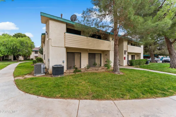 $229,000 | 44424 15th Street East, Unit 1, Lancaster, CA 93535