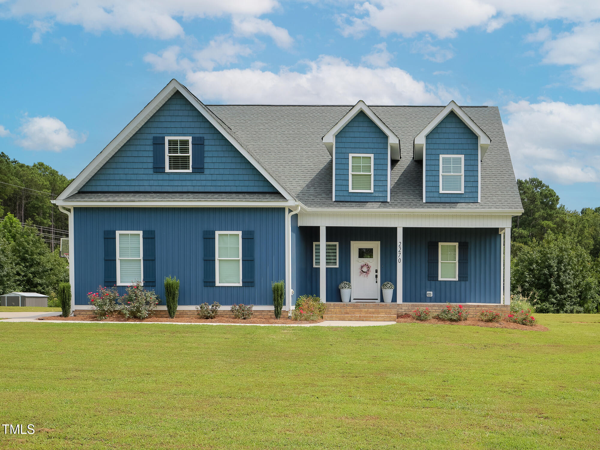 001_2270_Medlin_Front_of_House
