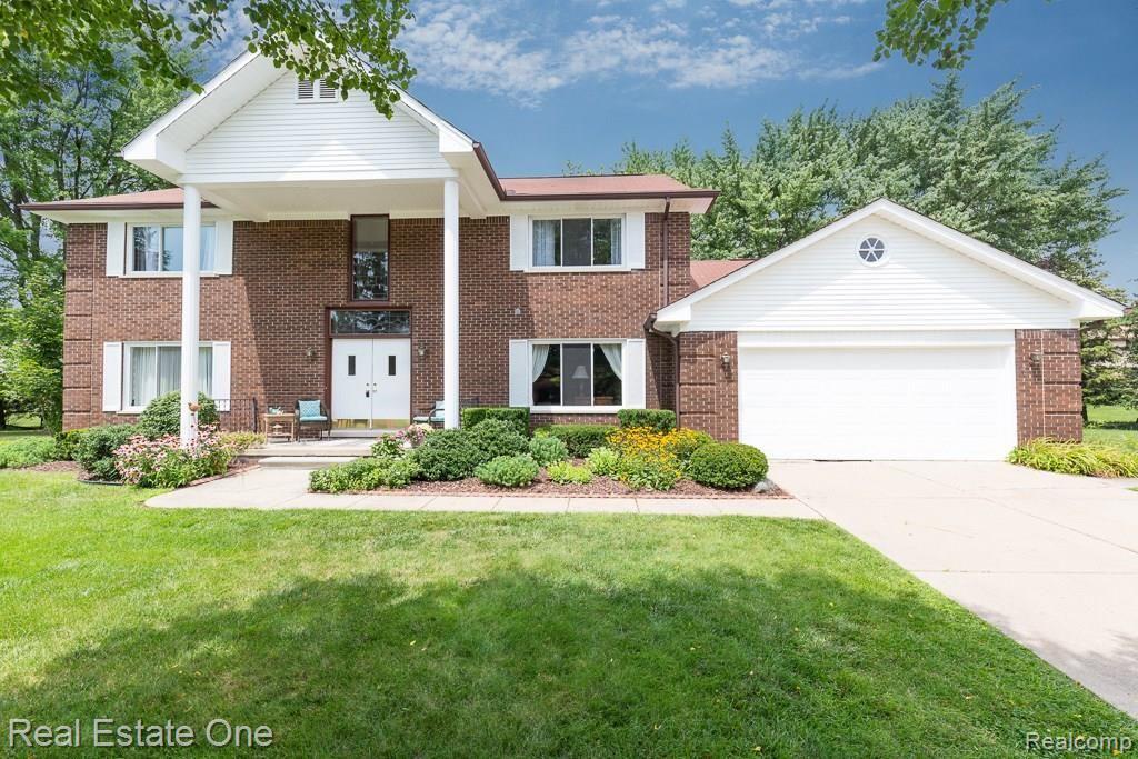2420 Kimberly Fair Street Rochester Hills, MI 48309 - Photo 1 of 28