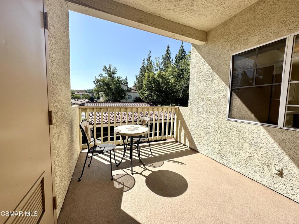 672 Indian Oak Lane, Unit 103 Oak Park, CA 91377 - Photo 11 of 34 a view of deck and patio