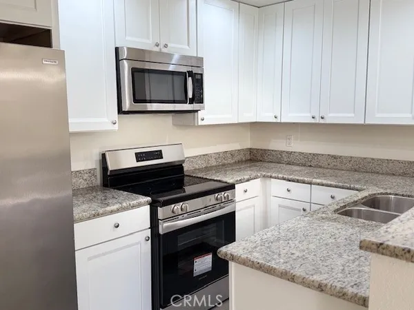 $2,095 | 45225 Sunset Lane, Unit B9 #3, Palm Desert, CA 92260