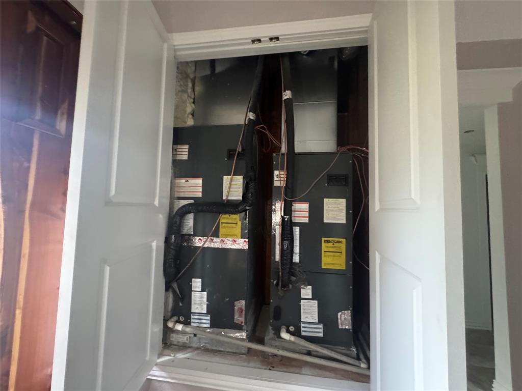 28296 Spring Valley Drive Kemp, TX 75143 - Photo 18 of 32 Utilities with heating unit