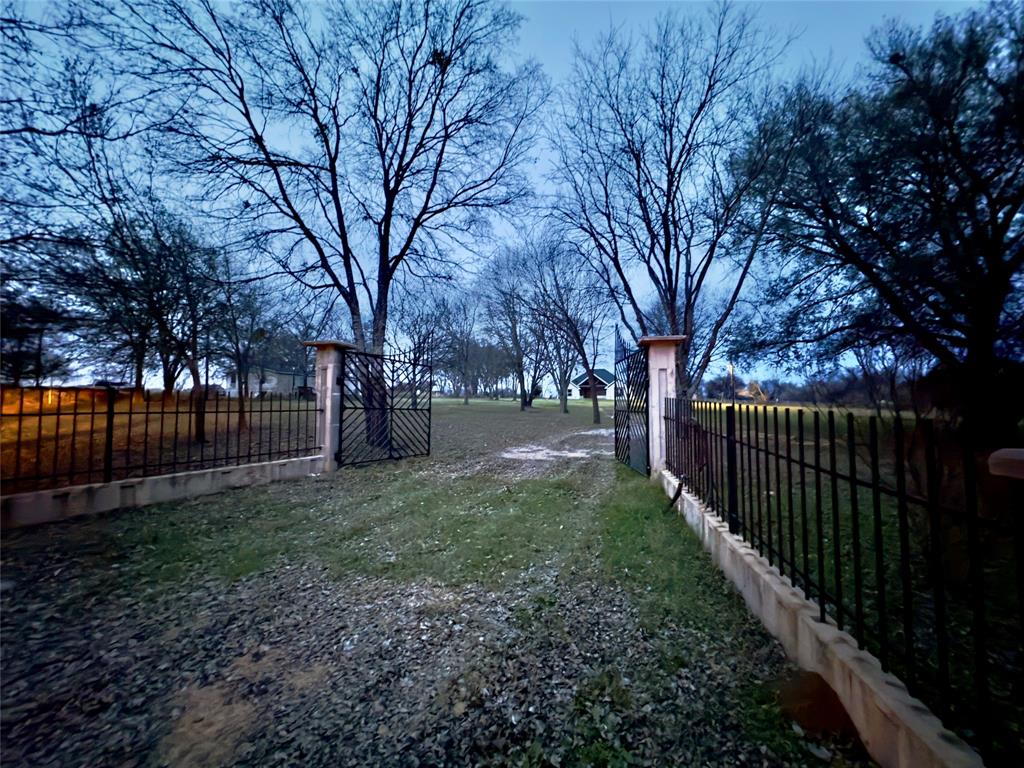 28296 Spring Valley Drive Kemp, TX 75143 - Photo 24 of 32