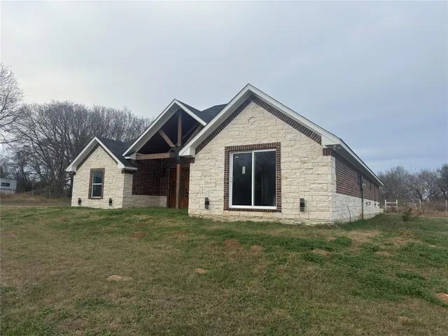 $335,000 | 28296 Spring Valley Drive, Kemp, TX 75143