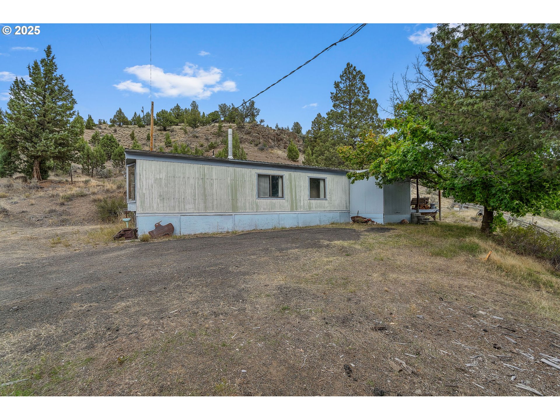 19369 Highway 26 Mitchell, OR 97750 - Photo 40 of 48 a view of outdoor space and yard