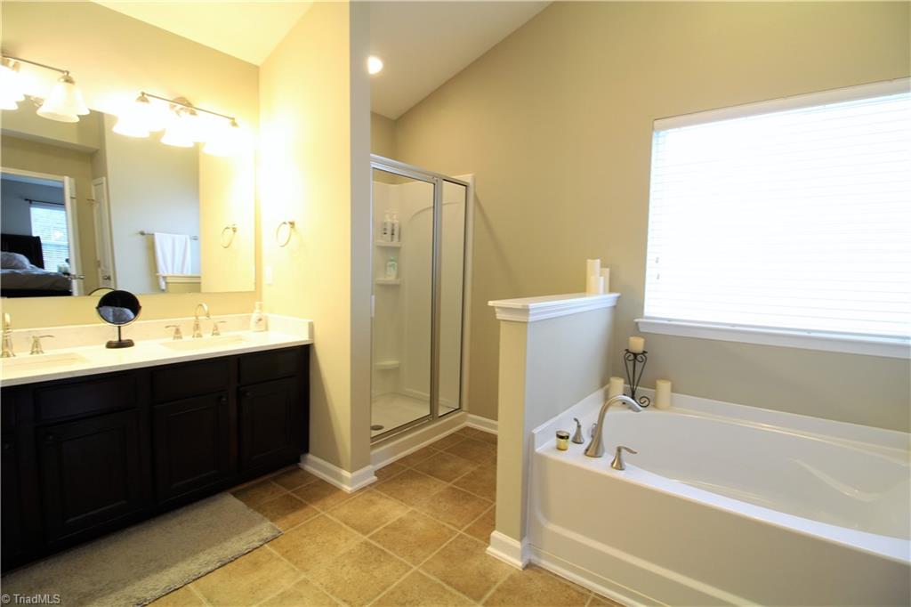 845 Hedgepath Terrace High Point, NC 27265 - Photo 13 of 20 Gallery Image 13