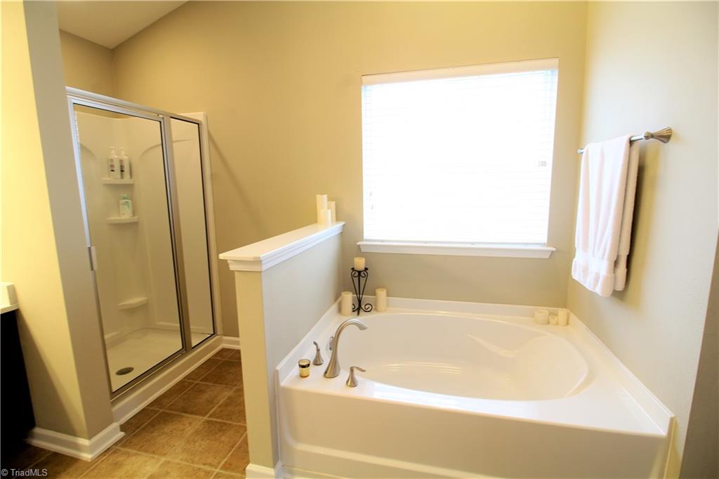 845 Hedgepath Terrace High Point, NC 27265 - Photo 14 of 20 Gallery Image 14