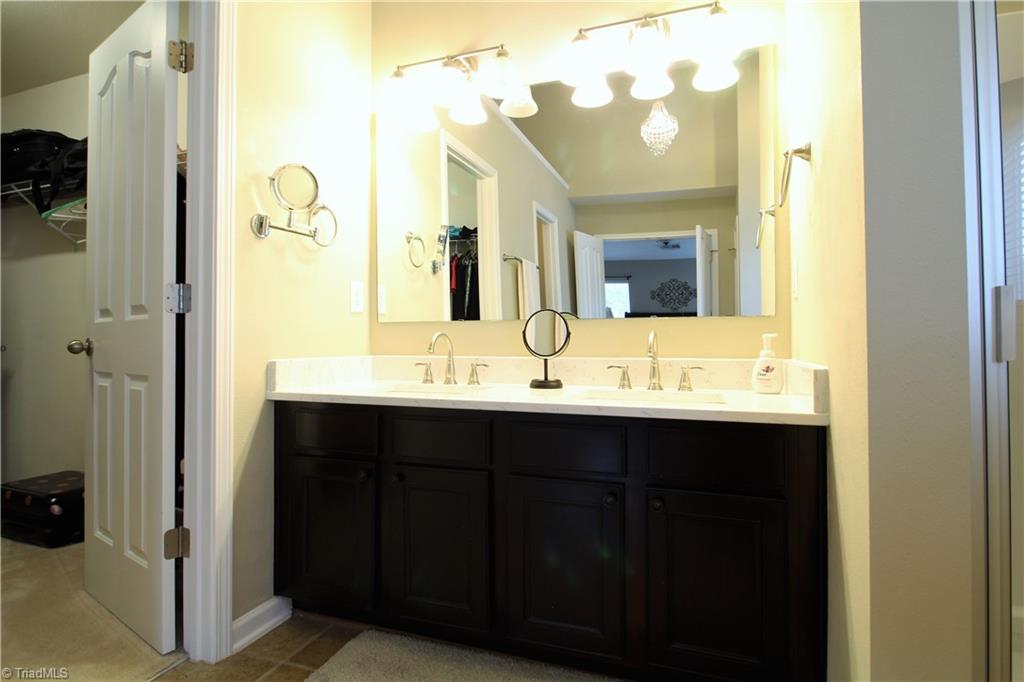 845 Hedgepath Terrace High Point, NC 27265 - Photo 15 of 20 Gallery Image 15
