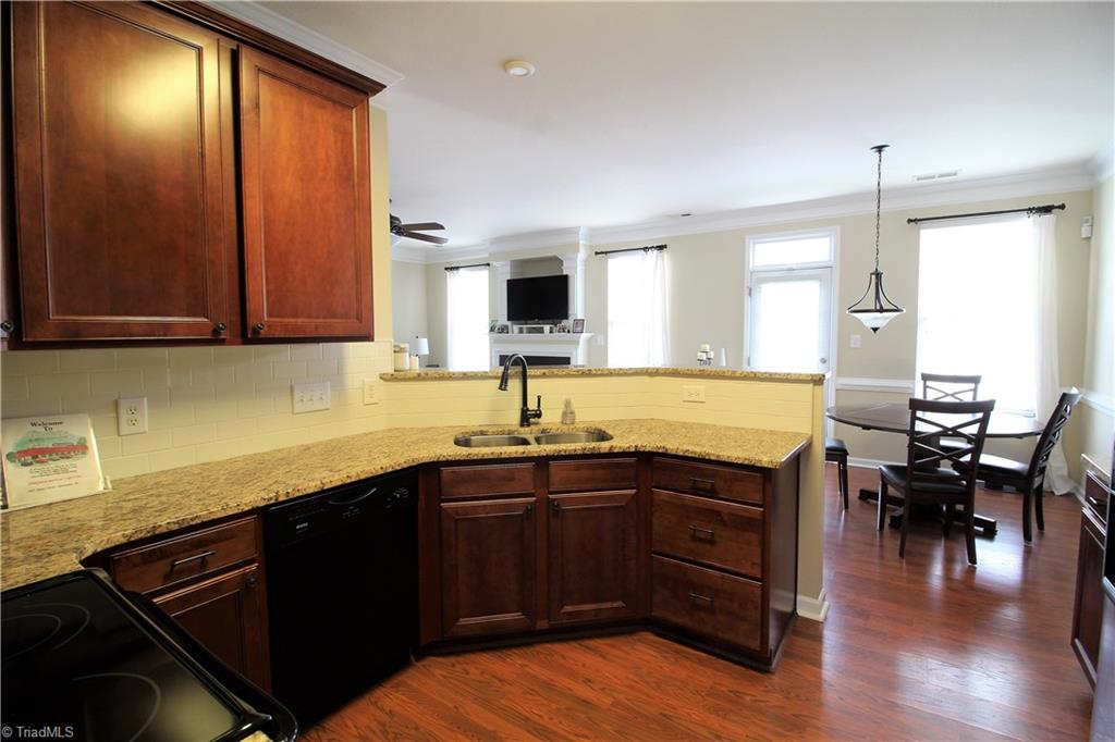 845 Hedgepath Terrace High Point, NC 27265 - Photo 5 of 20 Gallery Image 5