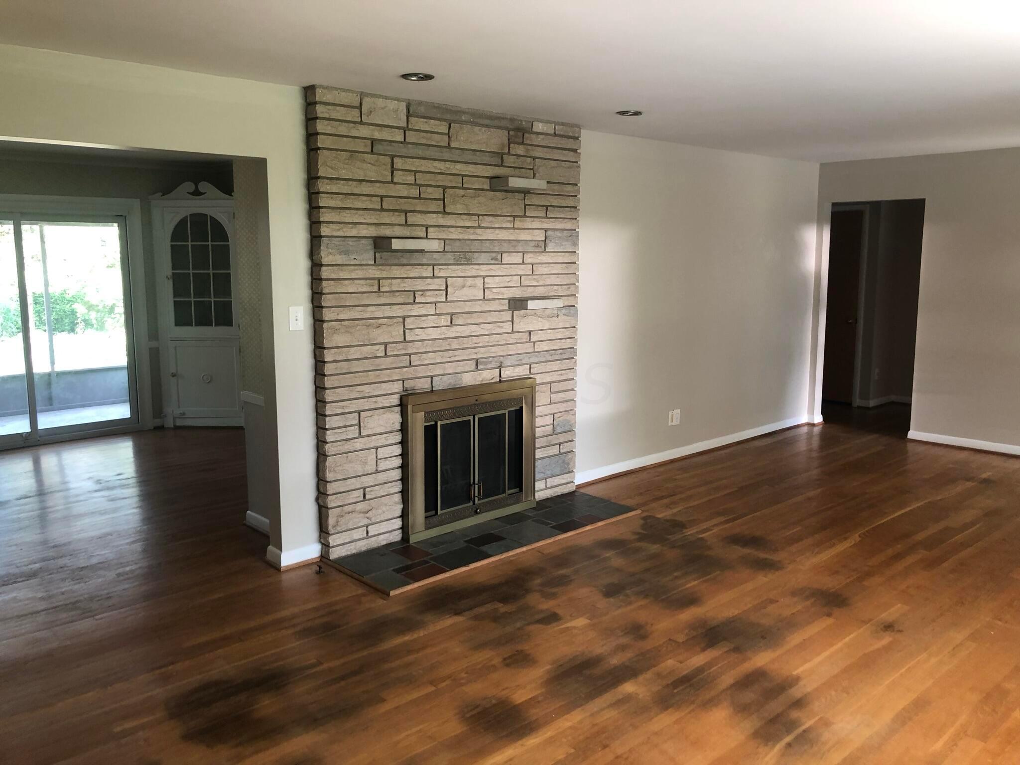 3929 Mountview Road Columbus, OH 43220 - Photo 4 of 35