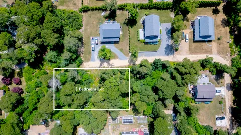 $625,000 | A California Avenue, Oak Bluffs, MA 02557