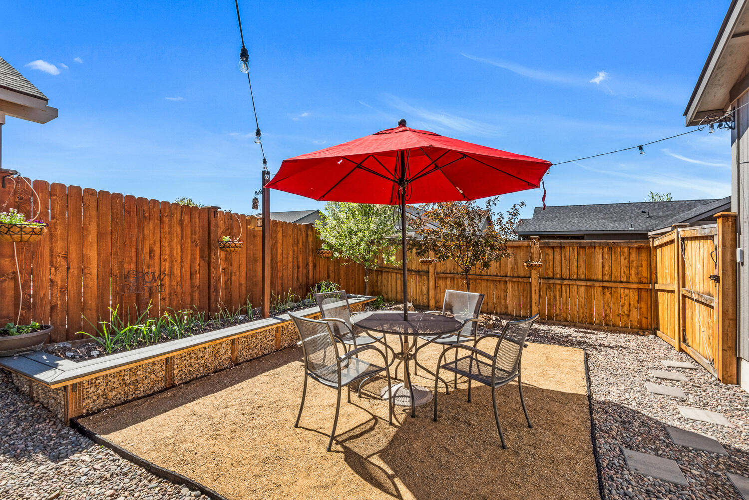 20709 Kilbourne Loop Bend, OR 97701 - Photo 30 of 35 Al Fresco Dining & Garden