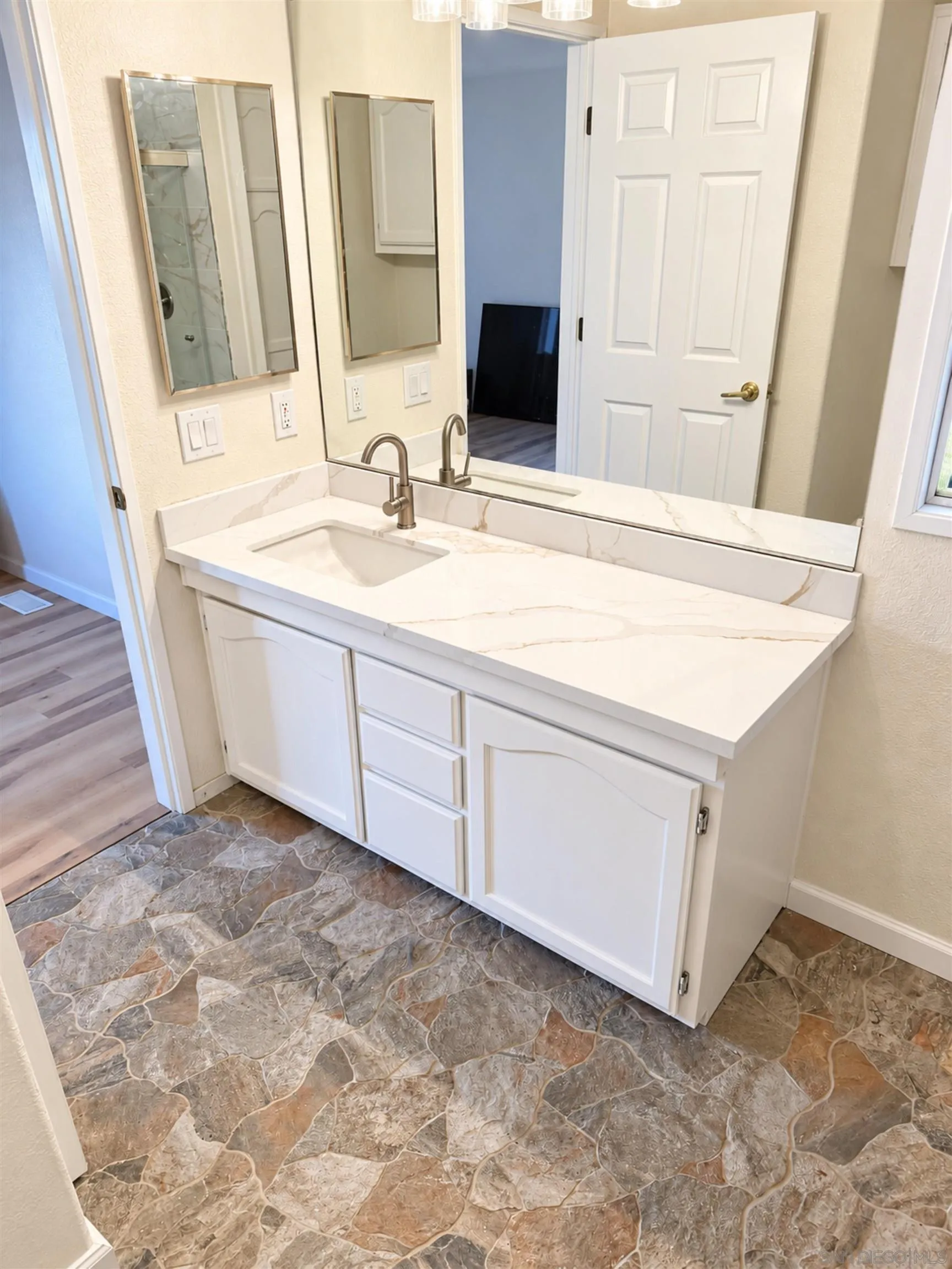 7414 Engineers Road Julian, CA 92036 - Photo 24 of 27 Primary Bath/Spa