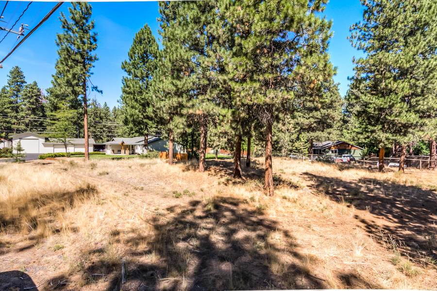 19116 Kiowa Road Bend, OR 97702 - Photo 37 of 38 Undeveloped south side of lot with lots of potential!