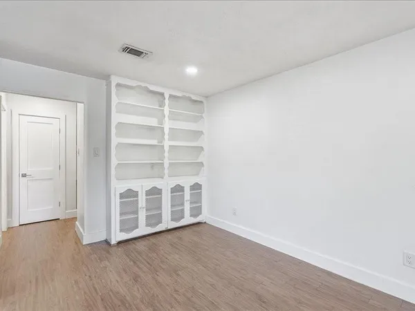 $1,400 | 2531 West 12th Street, Dallas, TX 75211