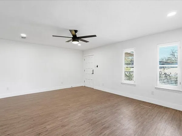 $1,400 | 2531 West 12th Street, Dallas, TX 75211