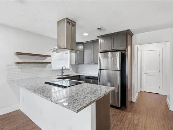 $1,400 | 2531 West 12th Street, Dallas, TX 75211