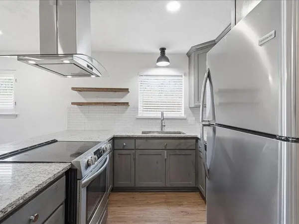 $1,400 | 2531 West 12th Street, Dallas, TX 75211