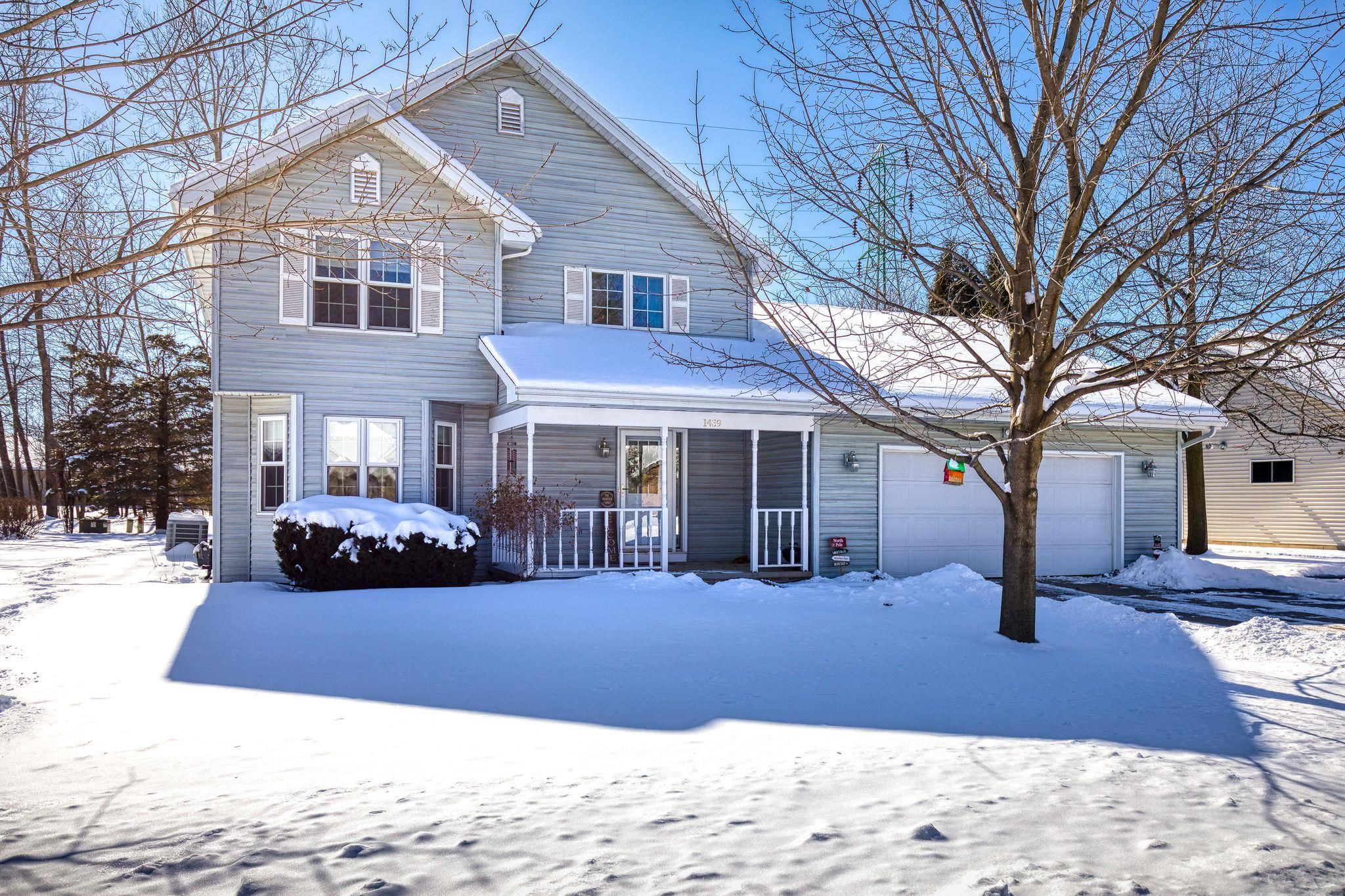 1439 Pearl Street Menasha, WI 54952 - Photo 1 of 1