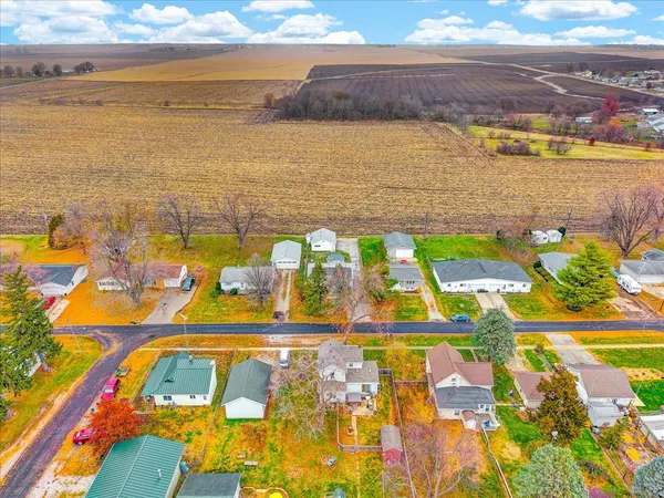 $195,000 | 104 East Douglas Street, Carlock, IL 61725