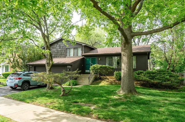 $421,000 | 770 Yosemite Trail, Roselle, IL 60172