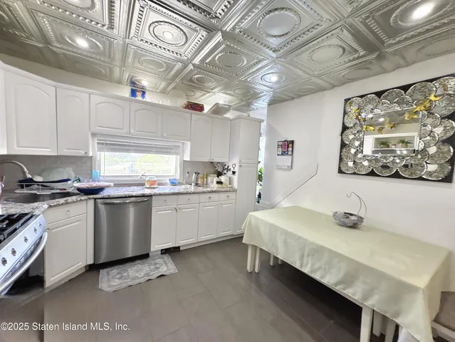 $759,000 | 220 Norway Avenue | South Beach