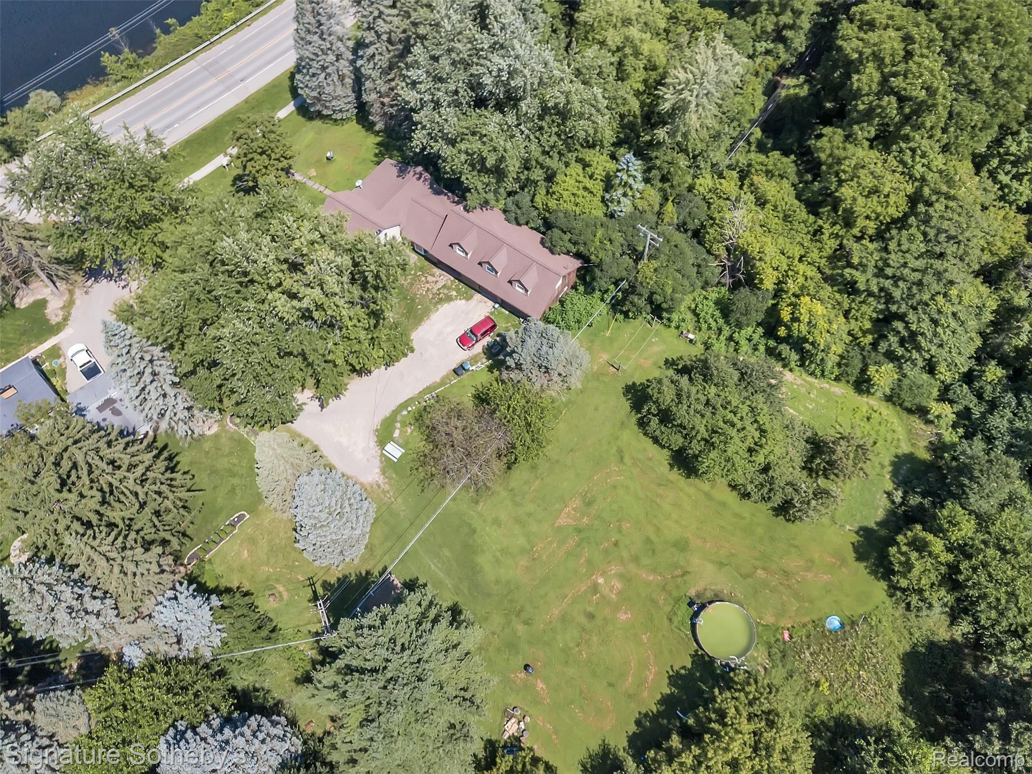 163 West Dryden Road Metamora, MI 48455 - Photo 3 of 40 163 Dryden (11).jpg