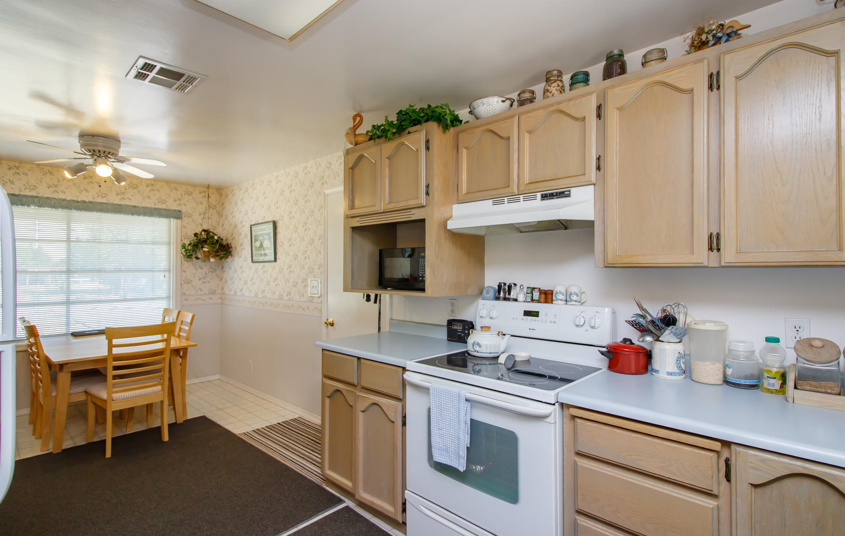 2037 South Stage Road Medford, OR 97501 - Photo 10 of 32 10