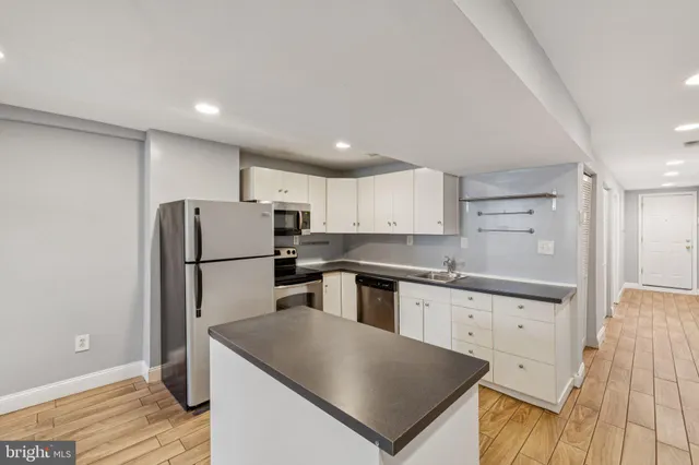 $2,400 | 1440 Fairmont Street Northwest, Unit 1, Washington, DC 20009