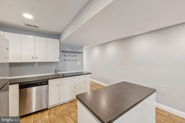 $2,400 | 1440 Fairmont Street Northwest, Unit 1, Washington, DC 20009