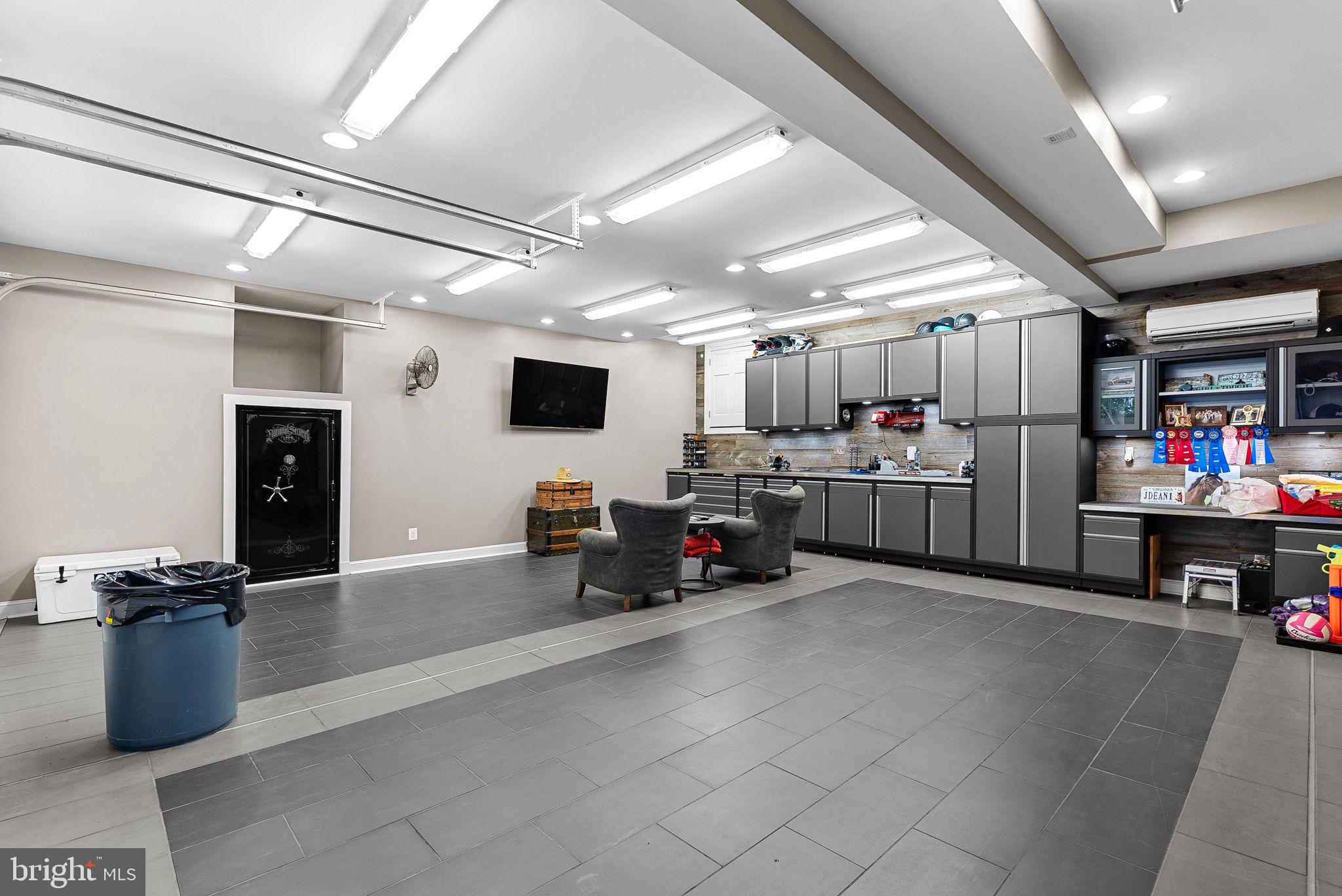 2106 Grayson Place Falls Church, VA 22043 - Photo 62 of 81 Love your own space!