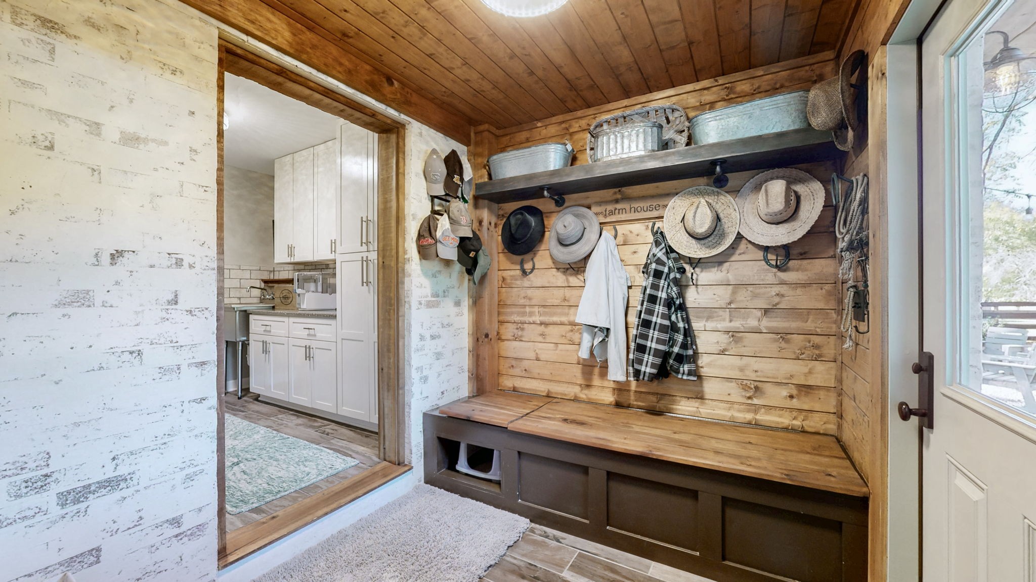 1496 Coleman Road Franklin, TN 37064 - Photo 33 of 82 a view of a hallway