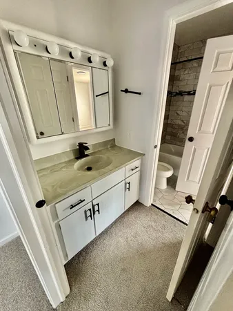 $2,100 | 1278 Robin Drive, Carol Stream, IL 60188