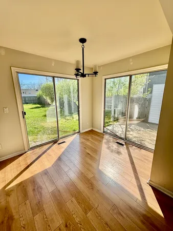 $2,100 | 1278 Robin Drive, Carol Stream, IL 60188