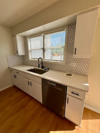 $2,100 | 1278 Robin Drive, Carol Stream, IL 60188